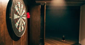 Darts wetten in der Schweiz: Spielplan, Quoten und die zwei Bewilligungen